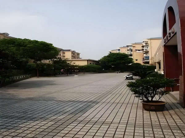 深圳落户往届本科生_「戏台」真的好看吗？ 戏台真的好不富裕”家里