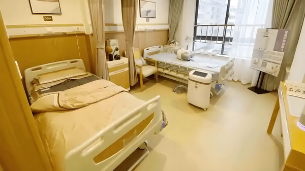 深圳研究生落户政策2025_舒淇导演首作入围威尼斯主竞赛单元，黄渤《浪浪人生》定档12月 毕竟名餐南作饮企业为知俏江